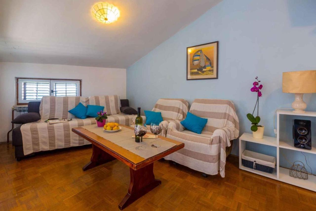 Apartment In Crikvenica 5600 Экстерьер фото