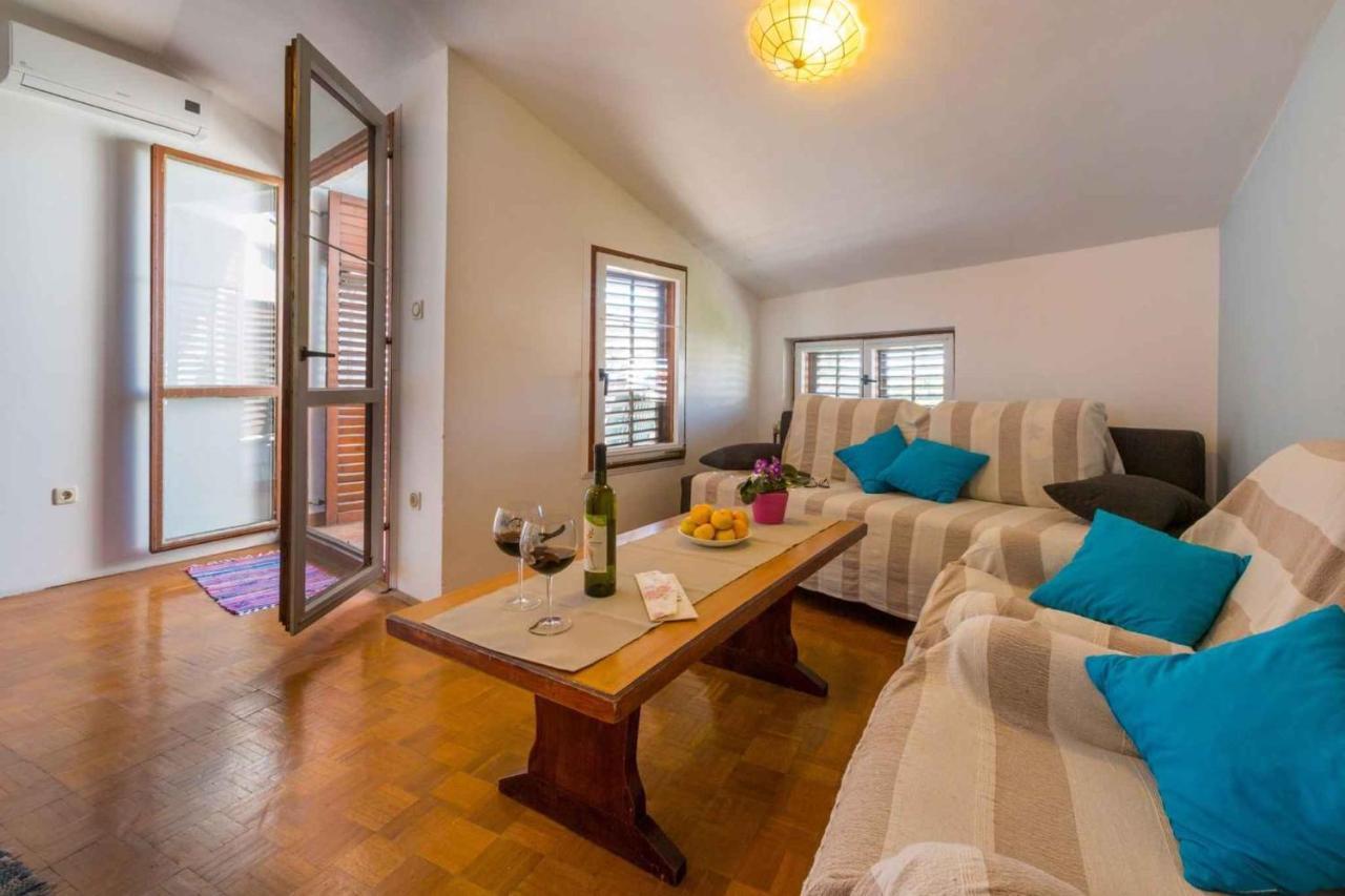 Apartment In Crikvenica 5600 Экстерьер фото